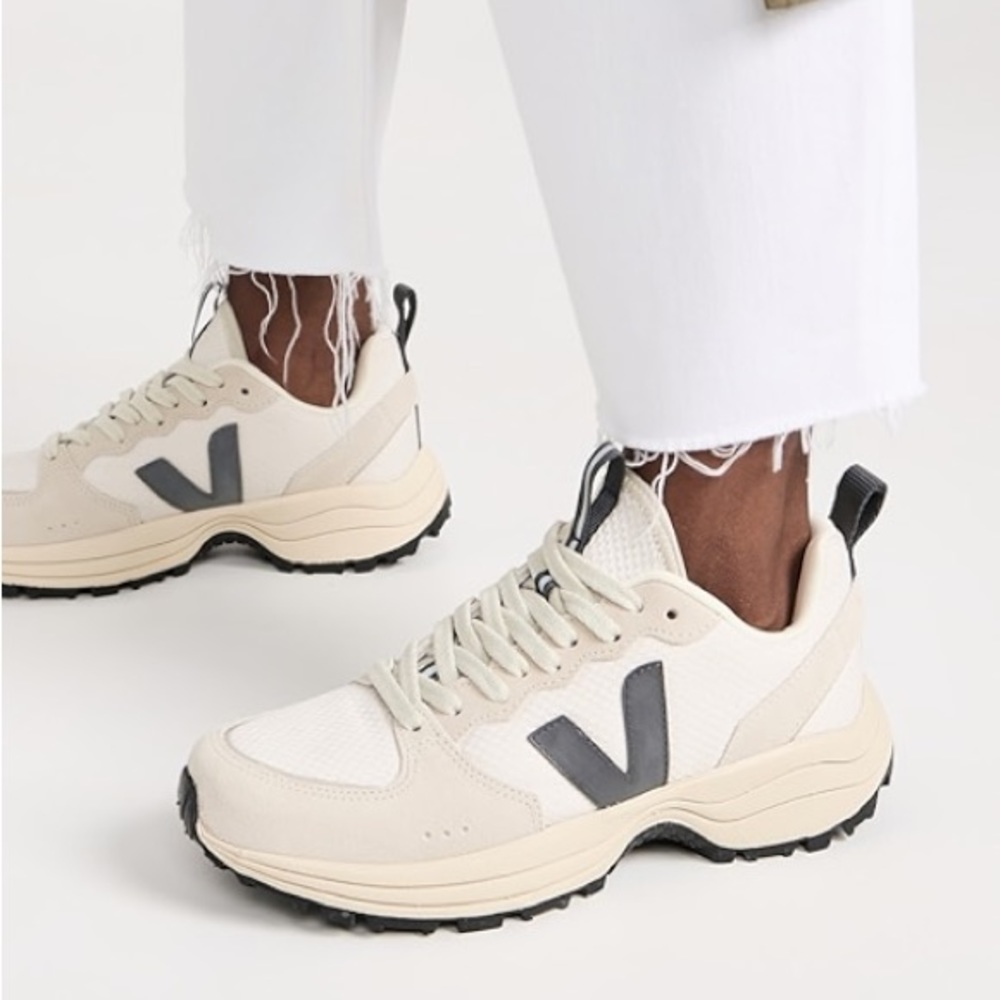 Veja Women's Venturi Sneakers, Off White, Size 7
